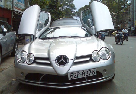 Mercedes SLR McLaren được mệnh danh là "mũi tên bạc". Ảnh: VNE